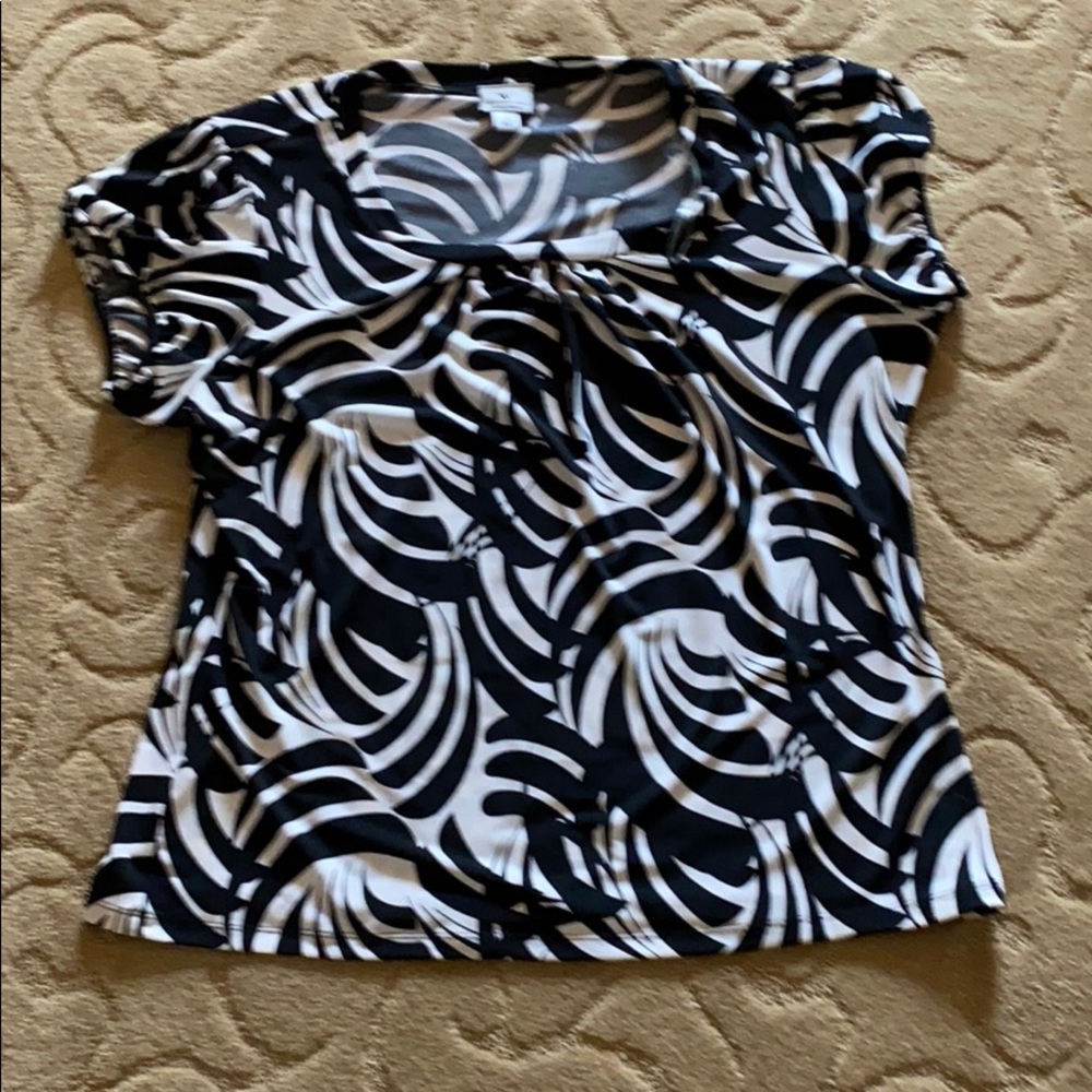 Women’s Stretch 1X Black & White Casual Top